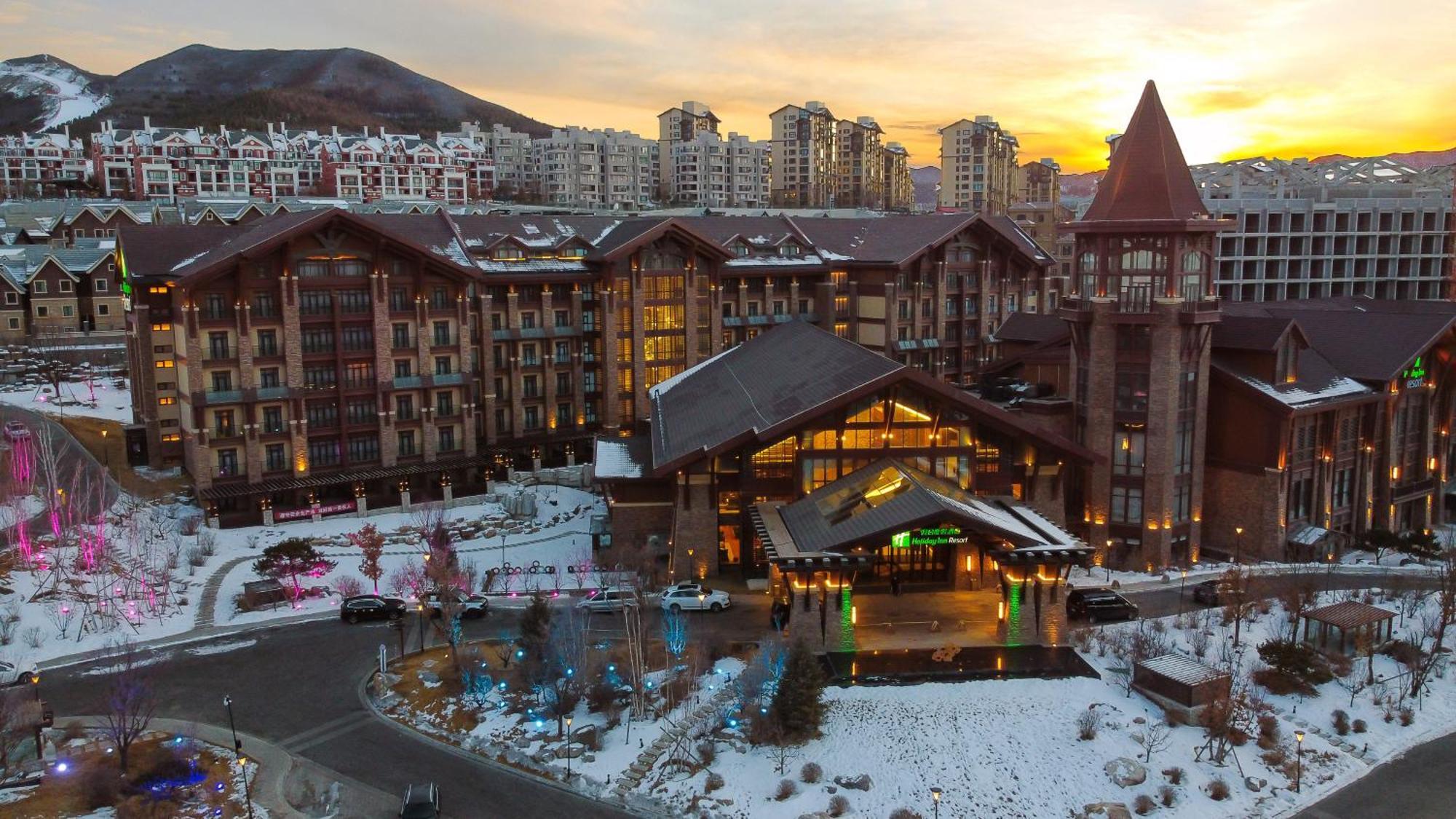 Holiday Inn Resort Zhangjiakou Chongli, An Ihg Hotel Bagian luar foto
